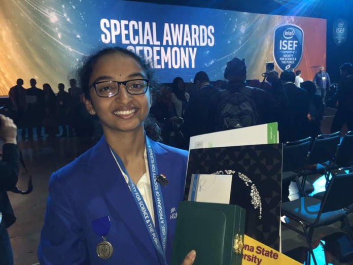 Sahithi-Pingali-with-award